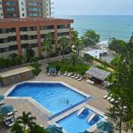 Hotel Oro Verde Manta <img src="https://turismo.fenedifvirtual.org/site/wp-content/uploads/accesibilidad/semaforo_alto1.png"  width="150px">